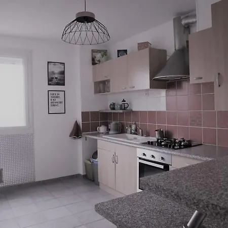 Trentemoult-reze : 2 Chambres, 65m²+parking+wifi
