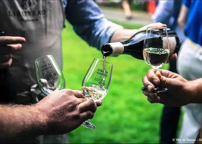 Trentemoult-reze : 2 Chambres, 65m²+parking+wifi