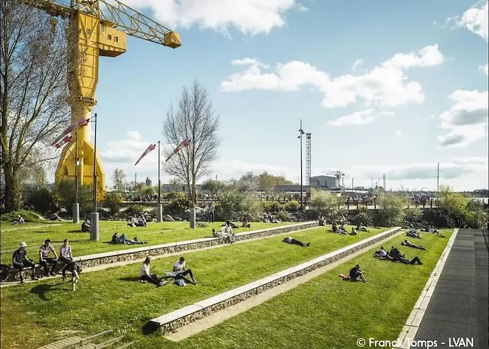 Trentemoult-reze : 2 Chambres, 65m²+parking+wifi Appartement