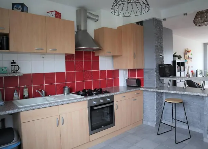 Appartement Trentemoult-reze : 2 Chambres, 65m²+parking+wifi