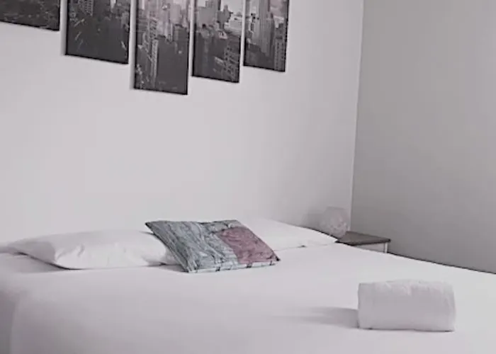 Appartement Trentemoult-reze : 2 Chambres, 65m²+parking+wifi *