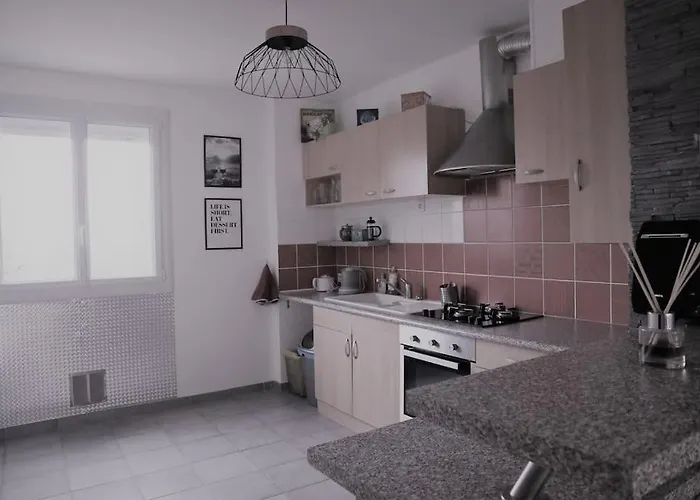 Trentemoult-reze : 2 Chambres, 65m²+parking+wifi